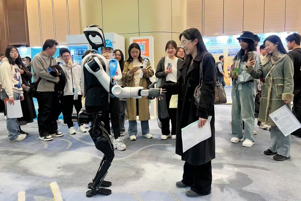 申银优配 广东春招会上海站：开出超百万年薪，AI技术人才最受欢迎